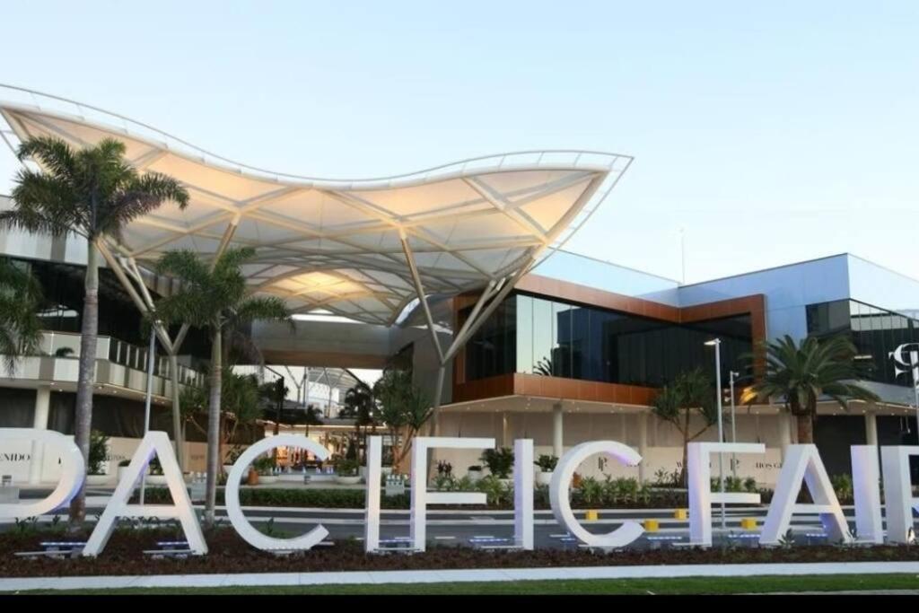 Broadbeach Victoria Square Gold Coast Exterior photo
