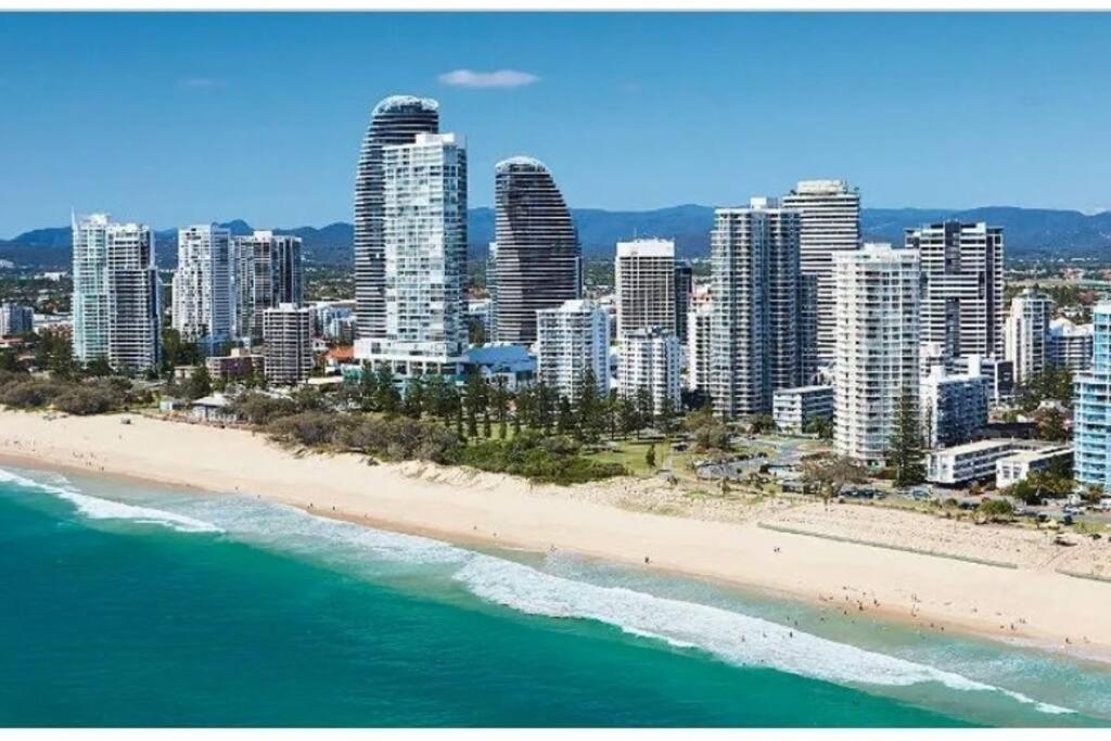Broadbeach Victoria Square Gold Coast Exterior photo
